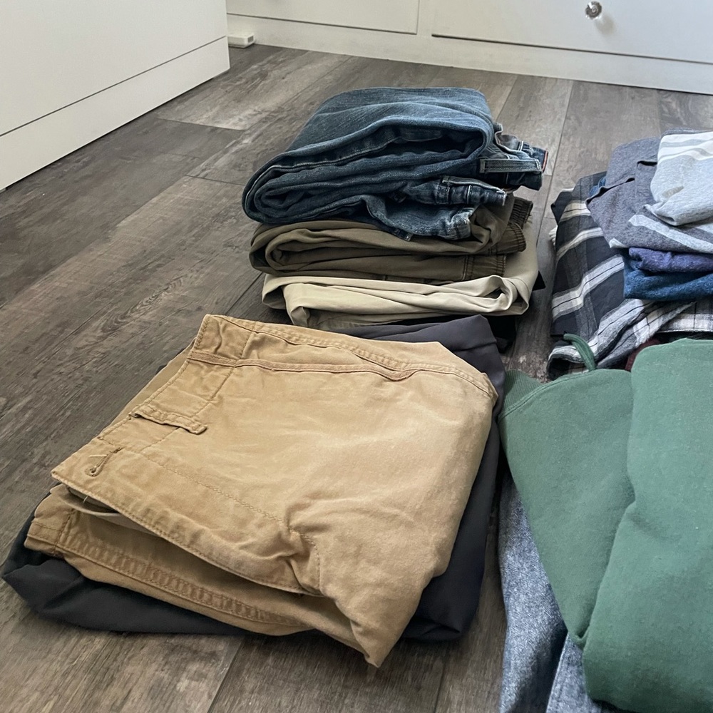 LOTS OF MENS CLOTHES
